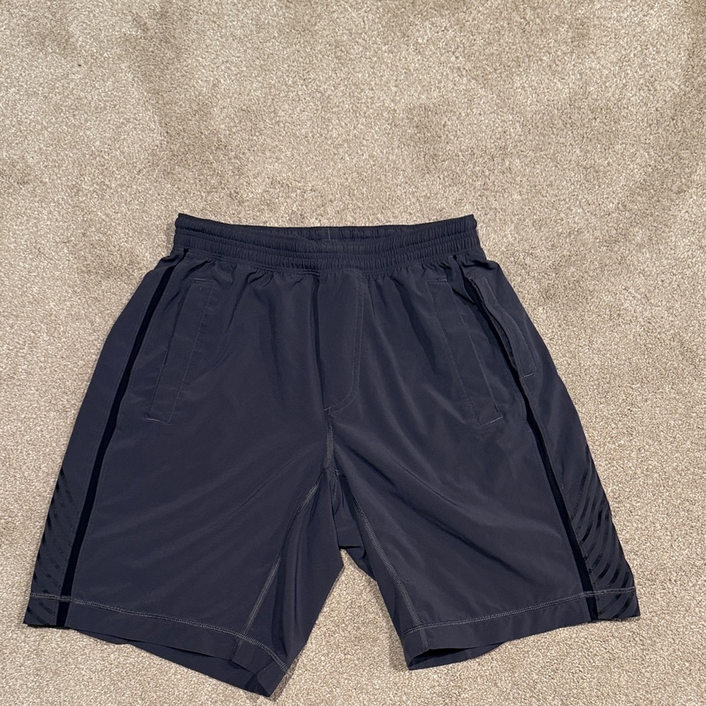 Lululemon pace Breaker Shorts men’s small